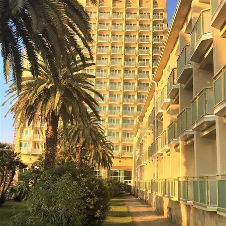 Amza Park Hotel 가그라 외부 사진