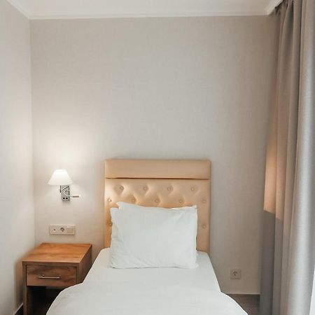 Amza Park Hotel 가그라 외부 사진