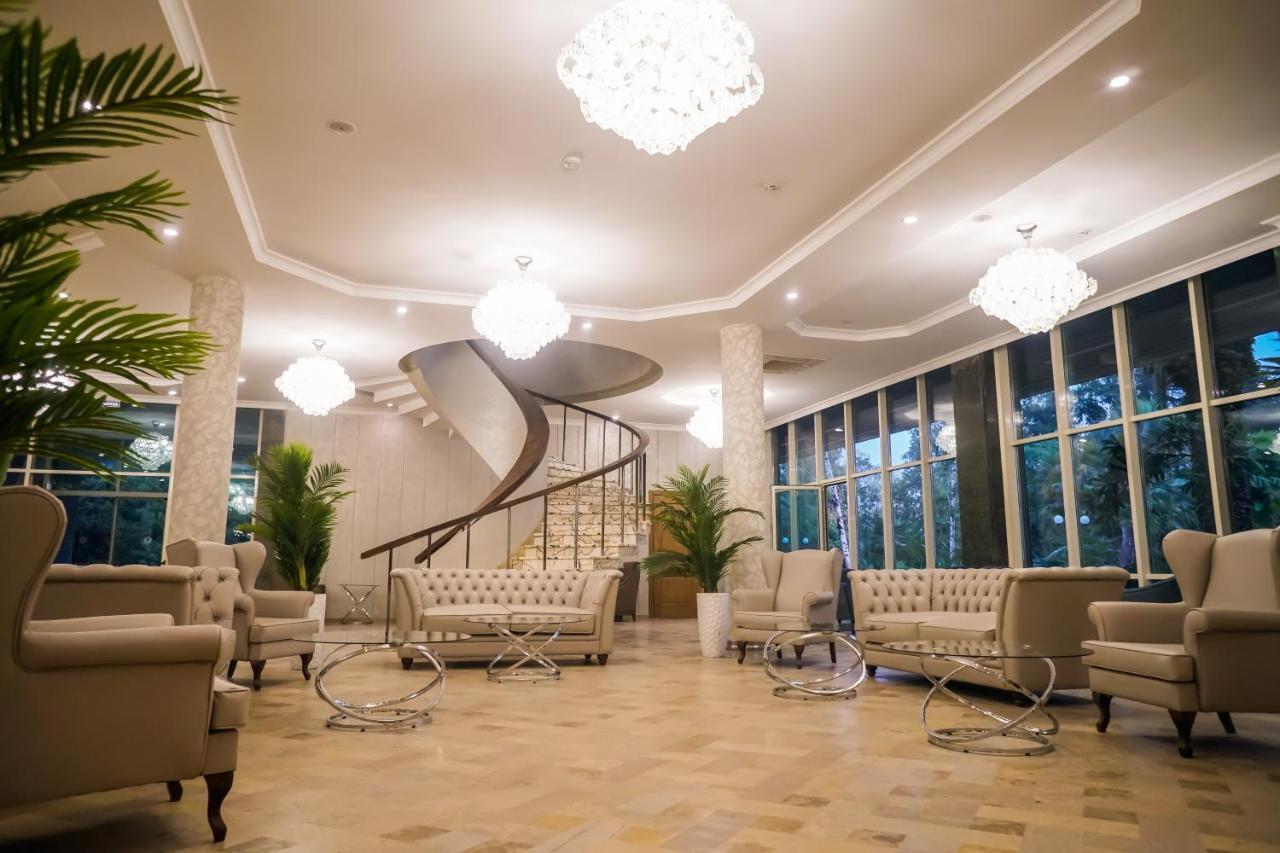 Amza Park Hotel 가그라 외부 사진