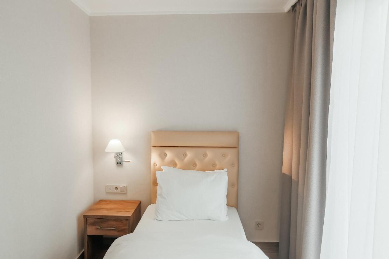 Amza Park Hotel 가그라 외부 사진