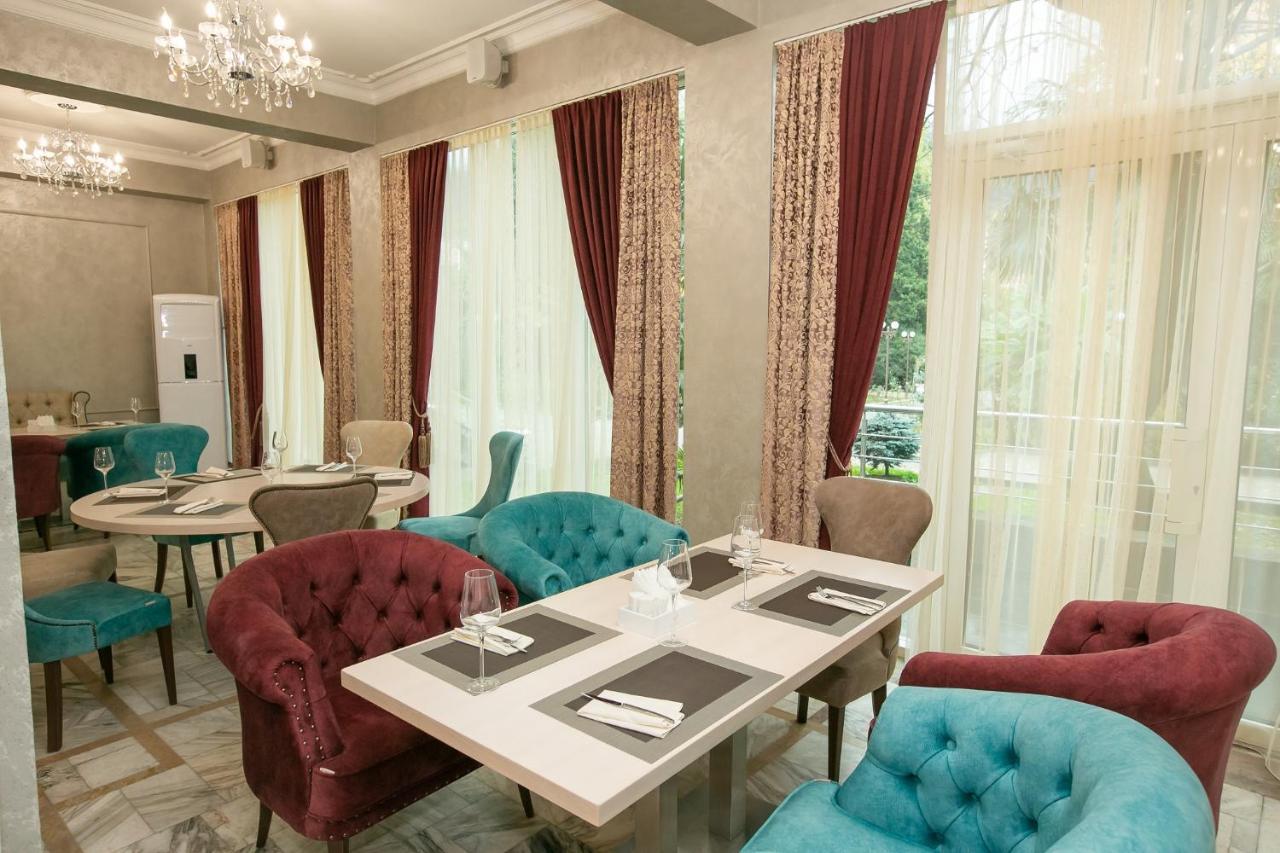 Amza Park Hotel 가그라 외부 사진